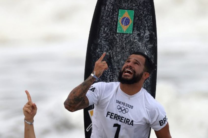 Italo Ferreira desabafa sobre momento de tensão após ameaça de bomba (Foto: Reprodução/Lance)