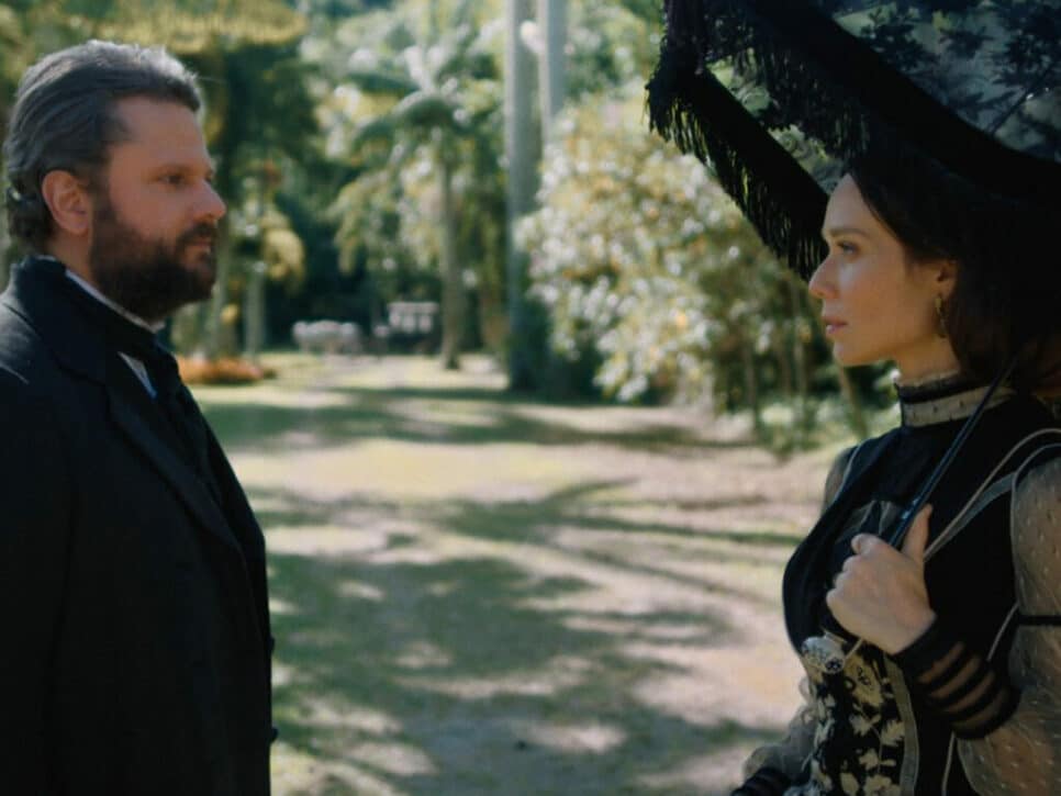 Nos Tempos do Imperador: Luísa revela segredo para Pedro e chora de desespero (Reprodução/Globo)