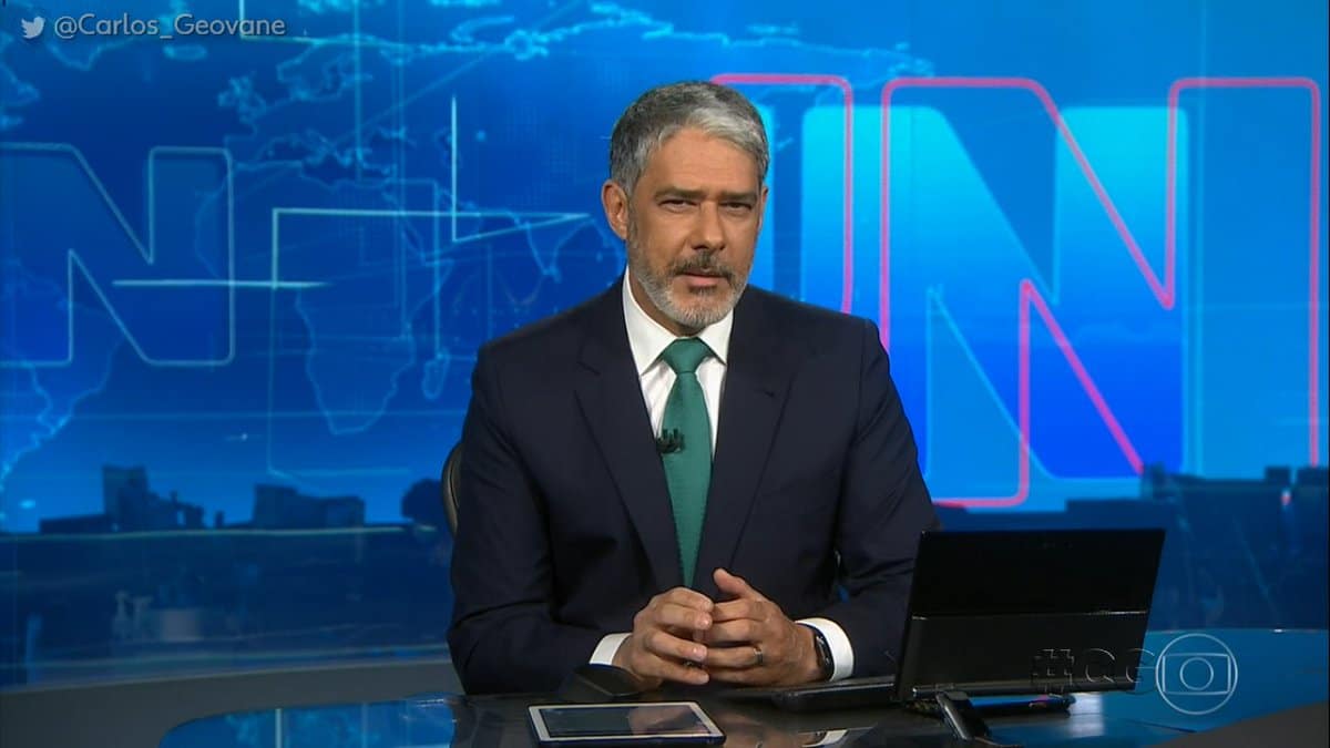 William Bonner é aplaudido na internet após criticar Bolsonaro ao vivo no Jornal Nacional: 'Desmascarando'