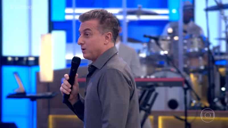 Luciano Huck no comando do Domingão (Foto: Reprodução)