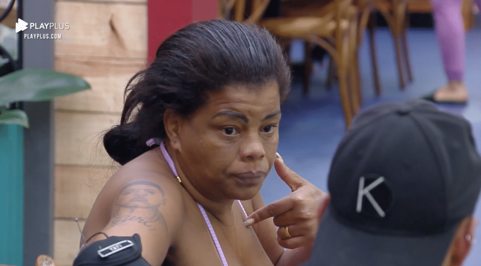 A Fazenda 13: Tati Quebra Barraco arma estratégia de roça mas leva invertida da produção