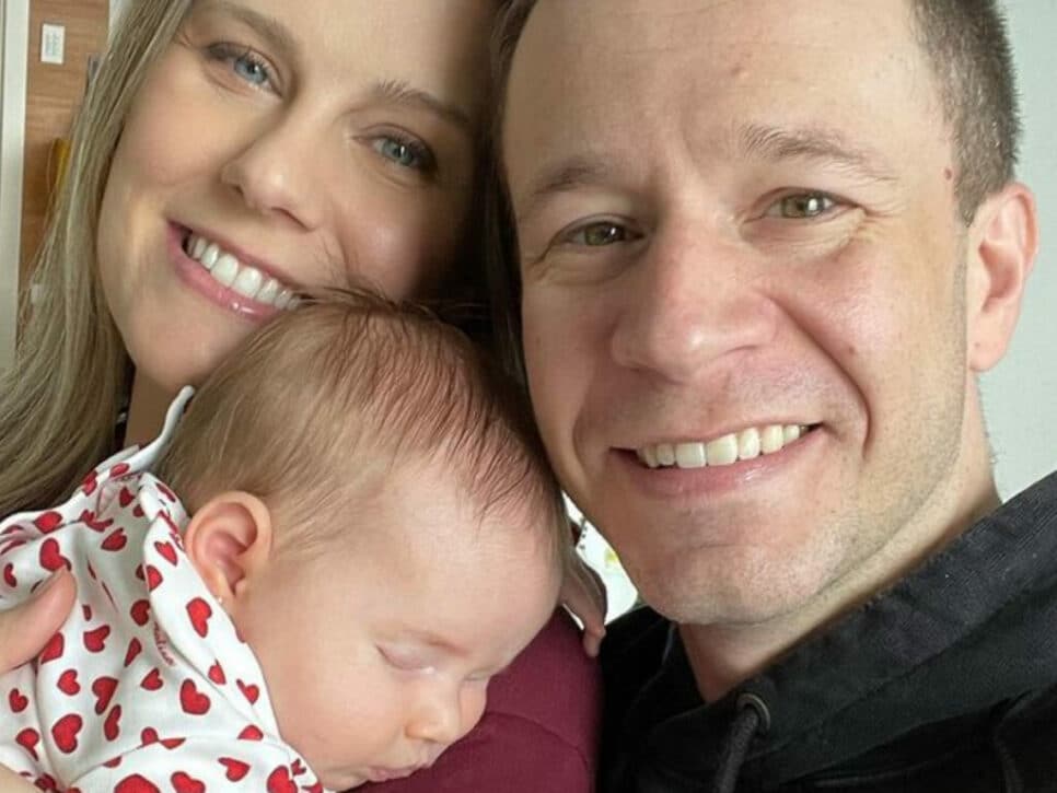 Tiago Leifert e Daiana Garbin com a filha Lua (Reprodução Instagram)