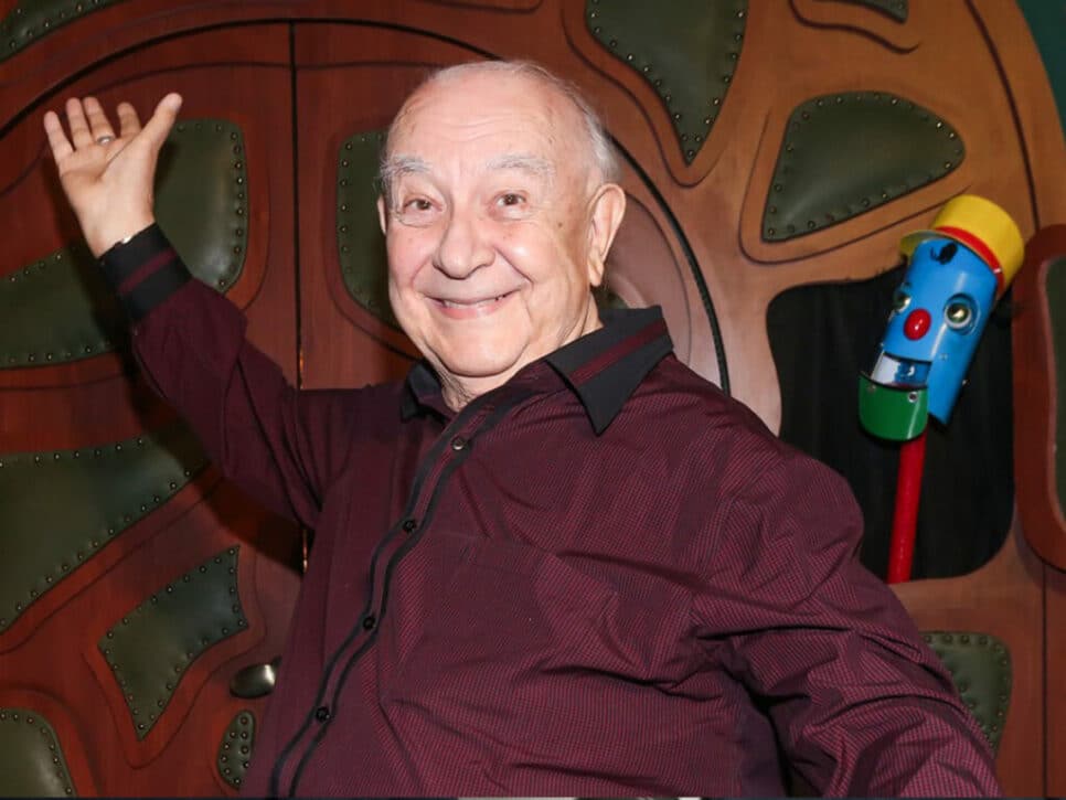 Ator Sergio Mamberti está intubado em São Paulo