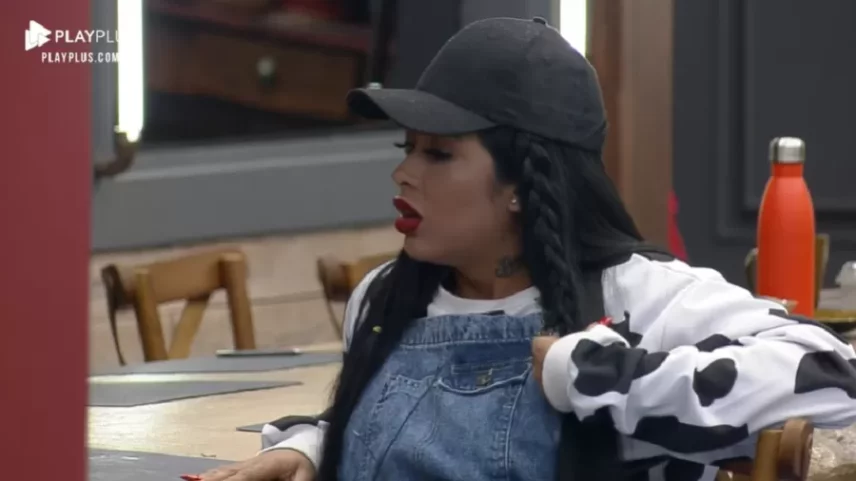 A Fazenda: Medrado foi convencida a ficar no reality show (Reprodução/Playplus)