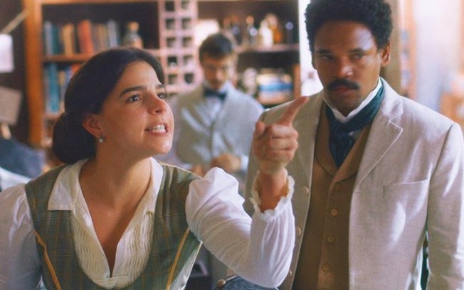 Nos Tempos do Imperador: Vítima de fake news, Pilar surta e confronta Tonico (Reprodução/Globo)