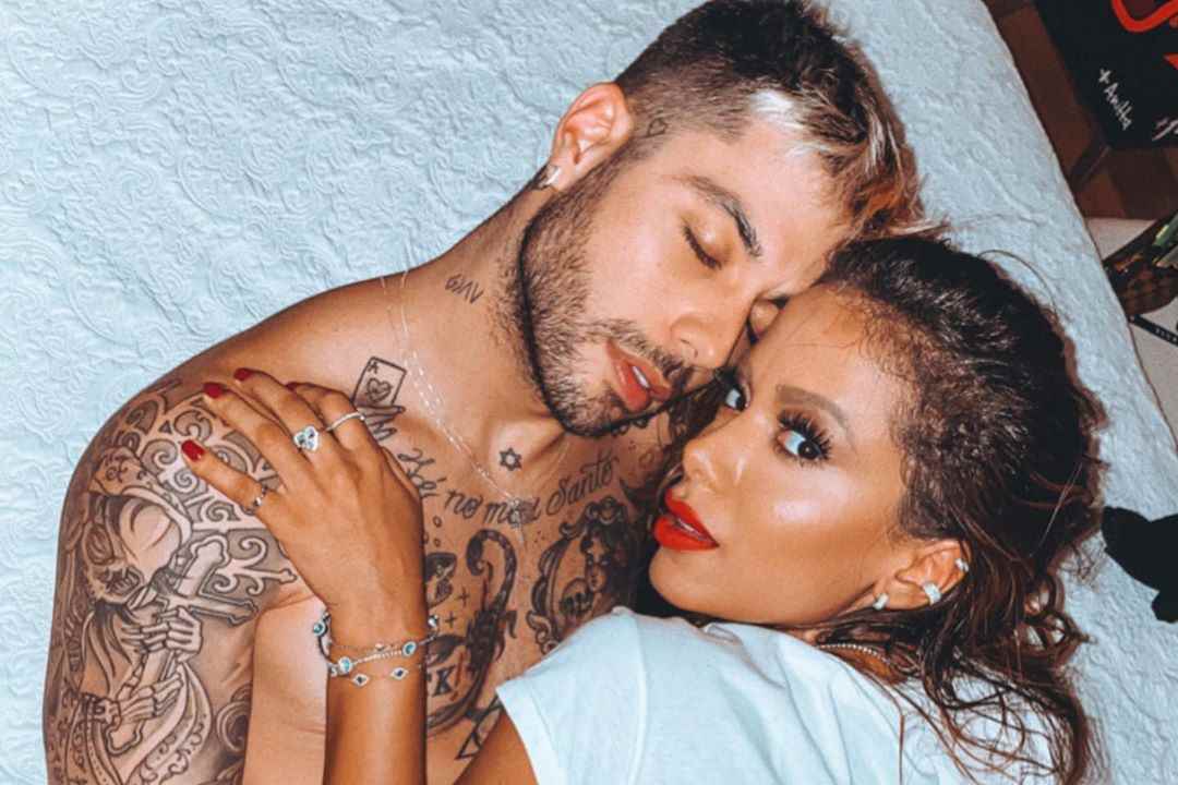 A Fazenda: Gui Araujo expõe início de romance com Anitta (Reprodução)