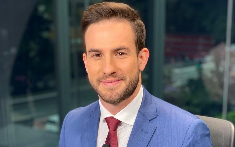 Daniel Adjuto da CNN, faz linda declaração para o namorado no Instagram (Foto: Reprodução)