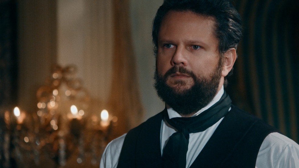 Nos Tempos do Imperador: Dom Pedro despreza Tonico e envergonha o vilão (Reprodução/Globo)