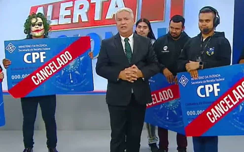 Sikêra Jr. e elenco debocham da greve dos profissionais da RedeTV!: 'Vamos trabalhar!'