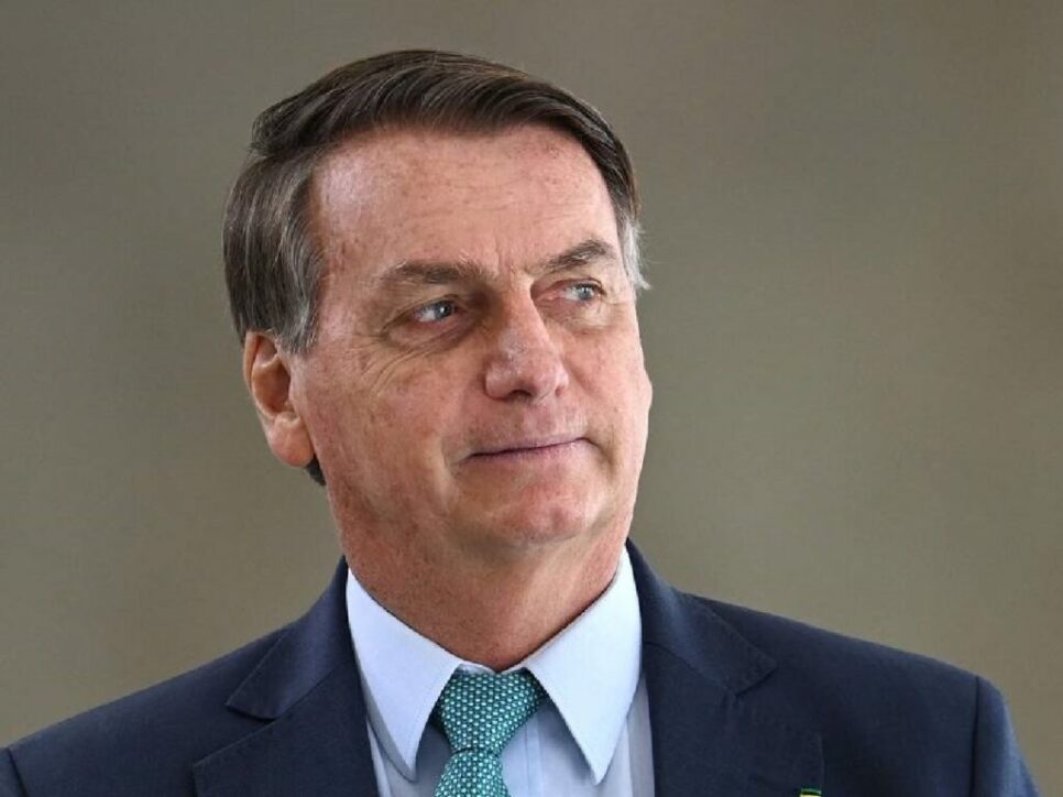 Bolsonaro demonstra apoio aos 'sertanejos humildes' e revela porque é tão atacado pelos artistas