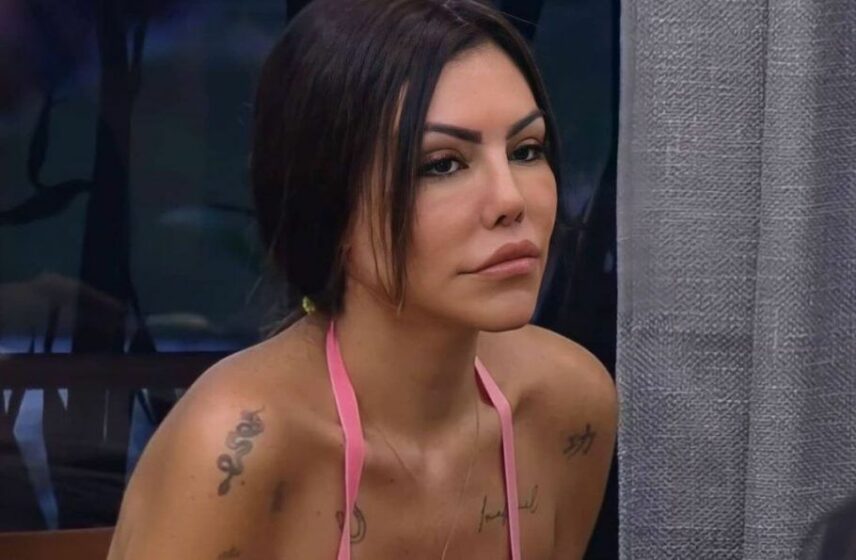 Liziane em A Fazenda (Foto: Reprodução)