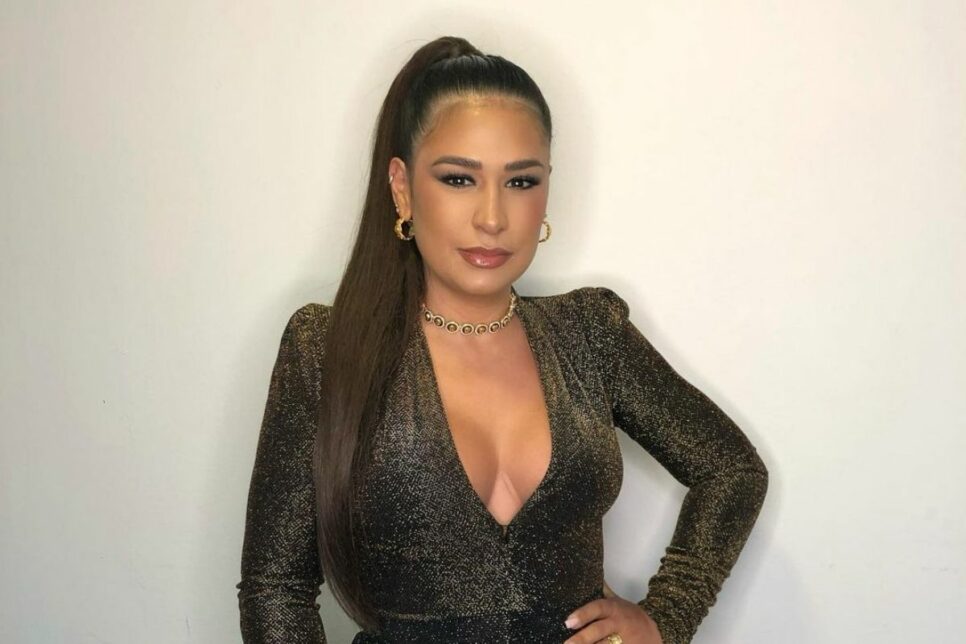 Fã enganado por falsa Simone Mendes cobra por investigação