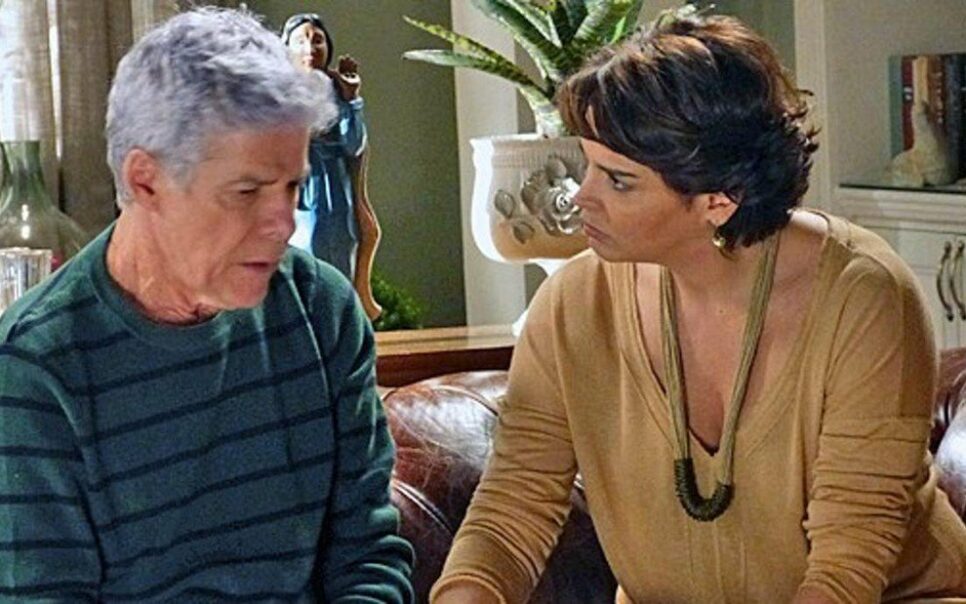 Beatriz (Suzy Rêgo) e Cláudio (José Mayer) em Império (reprodução/TV Globo)