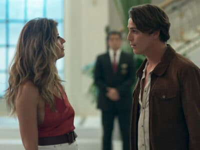 Maria Pia (Mariana Santos) e Lourenço (Romulo Arantes) em Pega Pega (Reprodução/TV Globo).