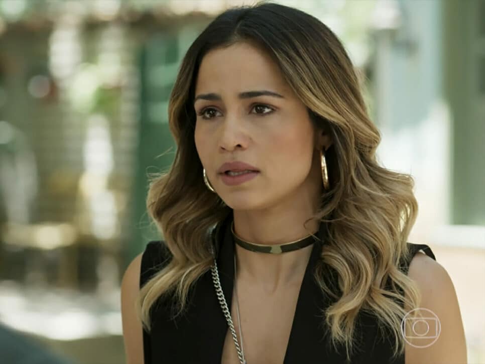 Sandra Helena (Nanda Costa) em Pega Pega (Reprodução/Globo)