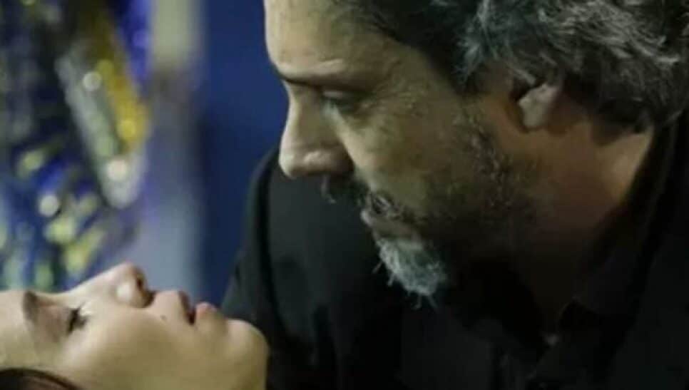 Cora (Marjorie Estiano) e José Alfredo (Alexandre Nero) em Império (Reprodução/Globo)