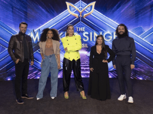 The Masked Singer Brasil: A apresentadora Ivete Sangalo e jurados (Foto: Reprodução)