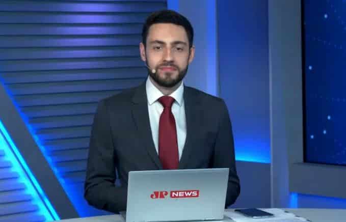 Vitor Brown, âncora do canal de notícias da Jovem Pan News (Foto: Reprodução/JP News)