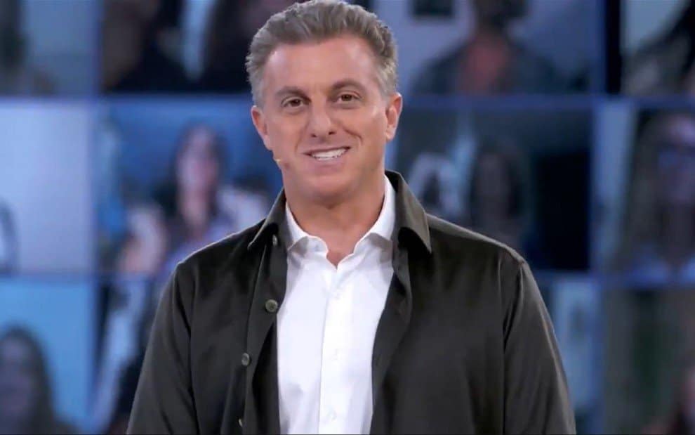 O famoso apresentador da Globo, Luciano Huck decidiu tirar quadro conhecidos para adicionar novos a partir do ano que vem (Foto: Reprodução)