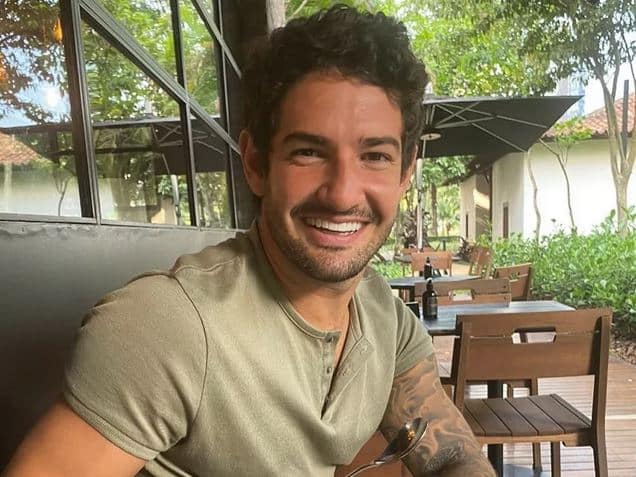 Alexandre Pato se envolve em polêmica após falar sobre vacina contra Covid-19 (Foto: Reprodução)