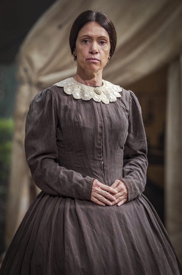 Celestina (Bel Kutner) em Nos Tempos do Imperador (Foto: Reprodução)