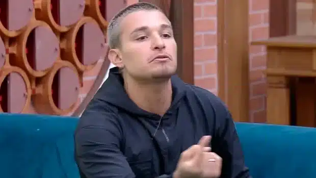 A Fazenda 13: MC Gui alega que Rico não merecia o prêmio (Foto: Reprodução)