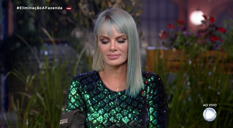 Valentina Francavilla é eliminada. (Imagem: Reprodução/ Record)