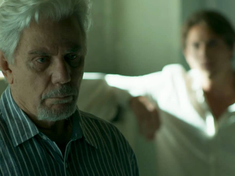 Athaíde (Reginaldo Faria) e Lourenço (Romulo Arantes) em Pega Pega (Reprodução/TV Globo).