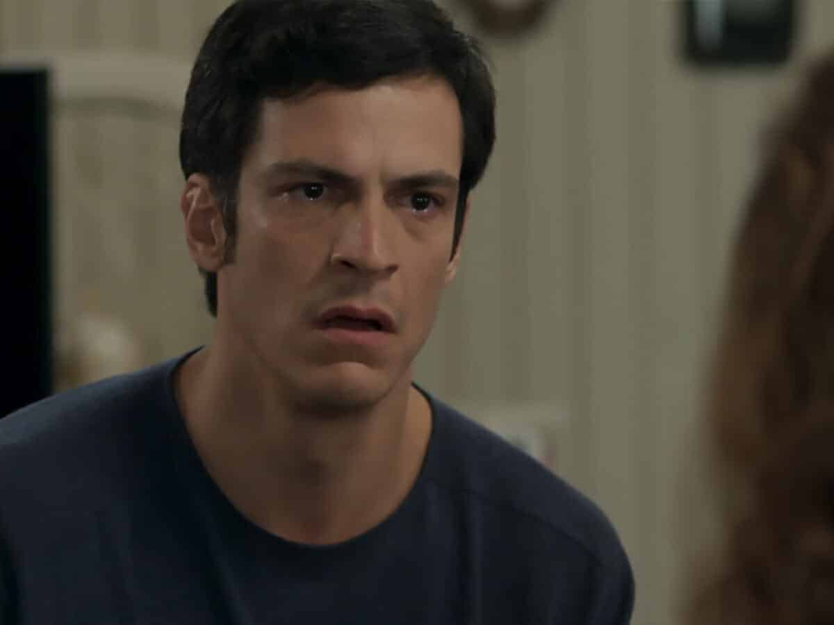 Eric (Mateus Solano) em Pega Pega (Reprodução/Globo)