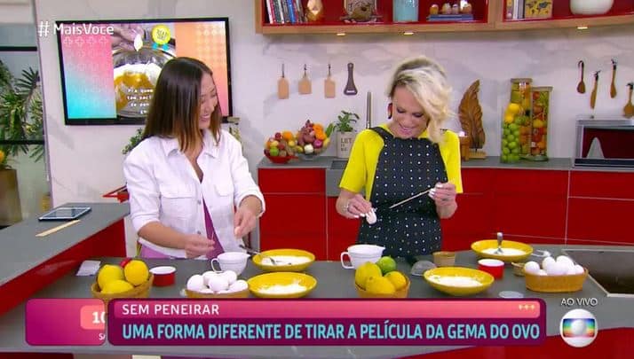 Ana Maria Braga e Juliane Massaoka no quadro Feed da Ana (Foto: Reprodução/Globo)