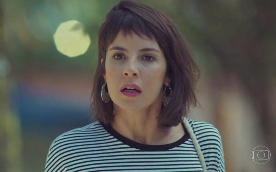 Um Lugar ao Sol: Lara surta e rouba celular de Túlio ao ver 'morto' em vídeo