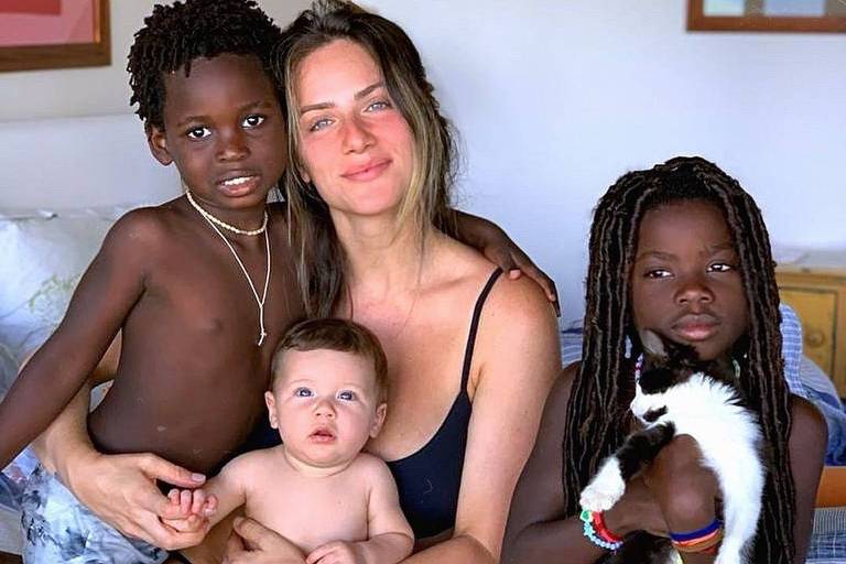 Giovanna Ewbank revela que não a deixaram viajar com os filhos