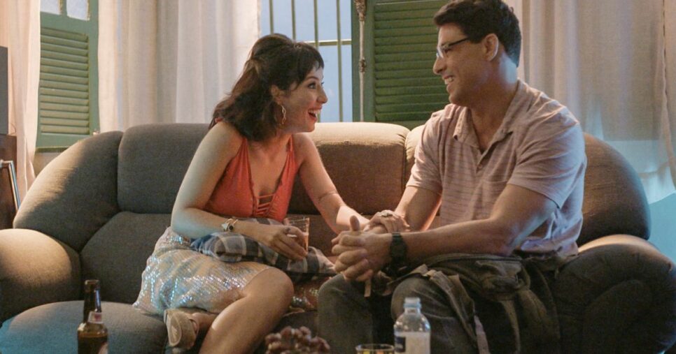 Um Lugar ao Sol: Lara (Andréia Horta) e Christian (Cauã Reymond) (Foto: Reprodução)