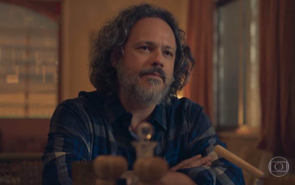 Um Lugar ao Sol: Mateus flagra Christian e Lara juntos (Foto: Reprodução)