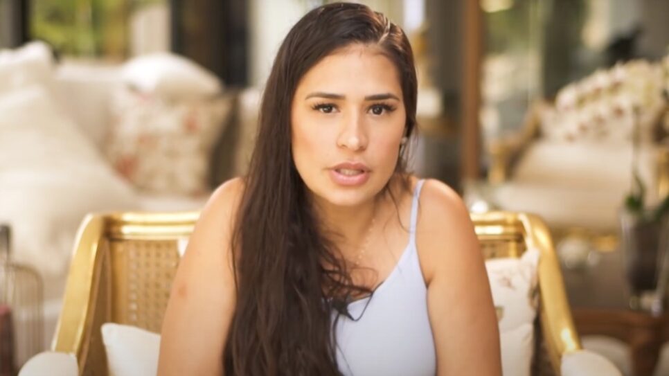 Simone se emociona em tour da nova mansão e chora por passado pobre: 'Dormi em rede'