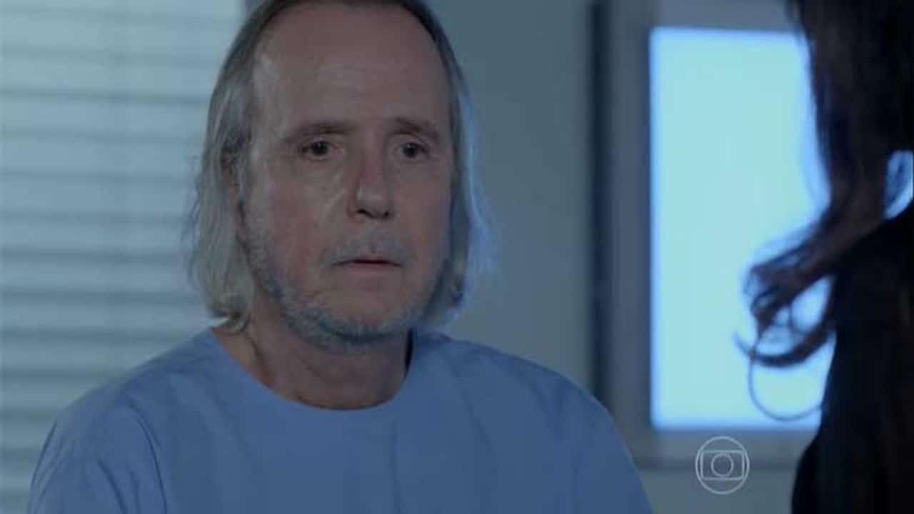 Severo termina em asilo na trama da Globo (Foto: Reprodução)