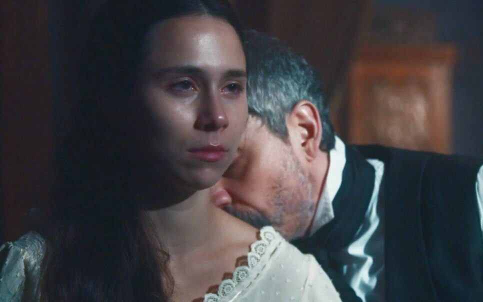 Nos Tempos do Imperador: Tonico (Alexandre Nero) e Dolores (Daphne Bozaski) (Foto: Reprodução)