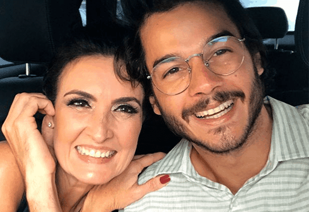 O namorado da famosa apresentadora da Globo, Fátima Bernardes, Túlio Gadêlha recebe declaração de amor (Foto: Reprodução) (Foto: Reprodução)