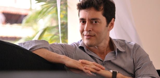 Autor de Os Mutantes, Tiago Santiago rasga o verbo e detona Record (Reprodução)