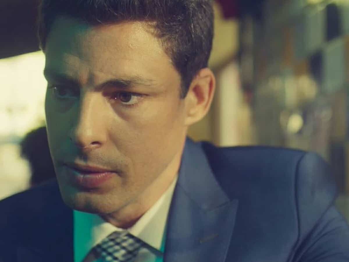 Christian (Cauã Reymond) em Um Lugar ao Sol (Reprodução/TV Globo).