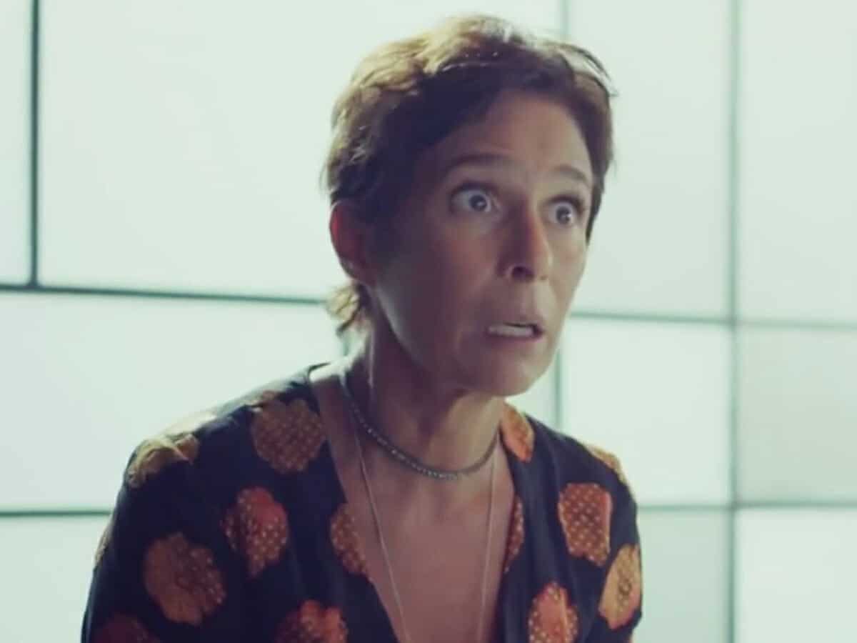 Rebeca descobre verdade e fica acaba na trama das nove da Globo (Foto: Reprodução/Globo)