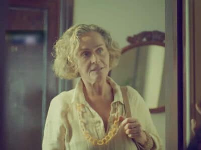 Ana Virgínia (Regina Braga) em Um Lugar ao Sol (Reprodução/Globo)