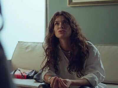 Bárbara (Alinne Moraes) em Um Lugar ao Sol (Reprodução/Globo)