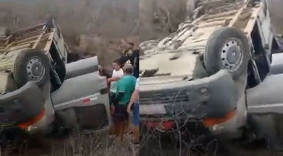 Veículo com equipe de Gusttavo Lima capota após show na Paraíba (Foto: Reprodução)