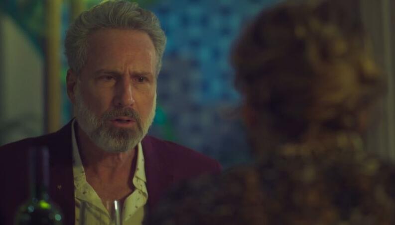 Um Lugar ao Sol: Alípio se dá mal, é preso e humilha Elenice em delegacia (Reprodução/Globo)