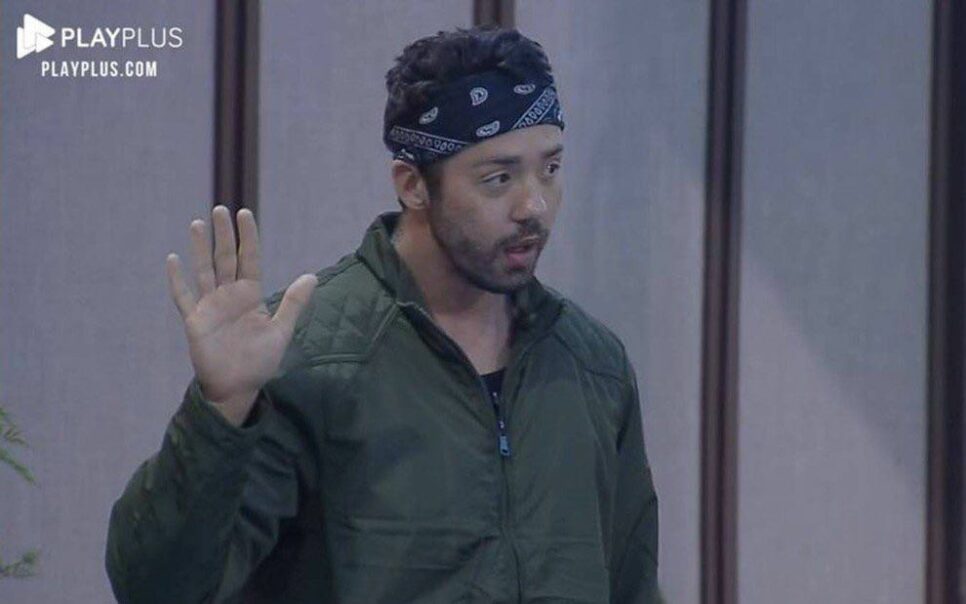 Record A Fazenda 13: Rico Melquiades se desculpa com rivais em troca de horas de sono: 'Desculpa'