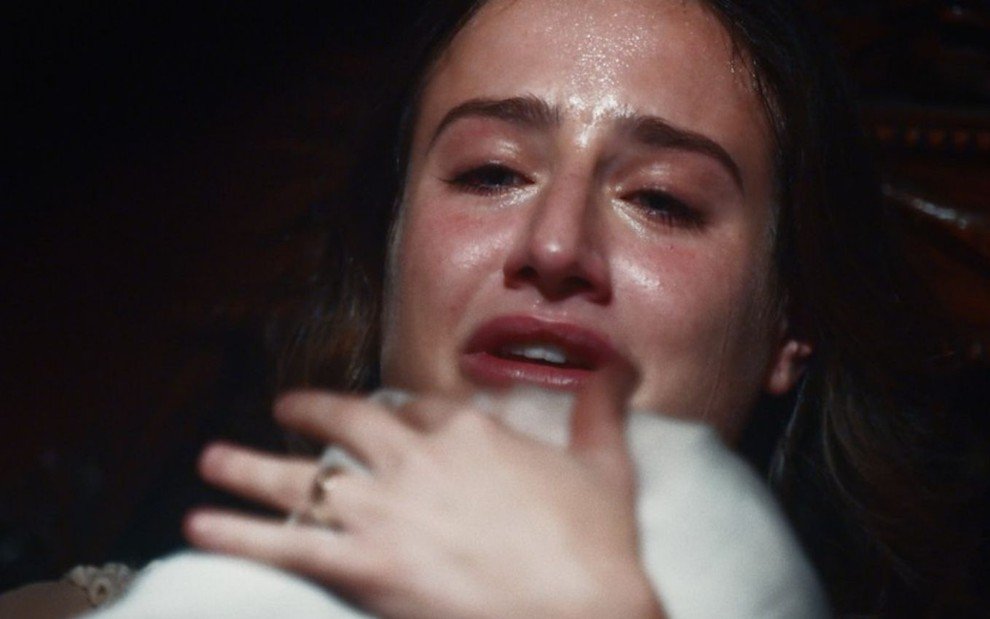 Nos Tempos do Imperador: Leopoldina sofre e berra durante parto (Reprodução/Globo)