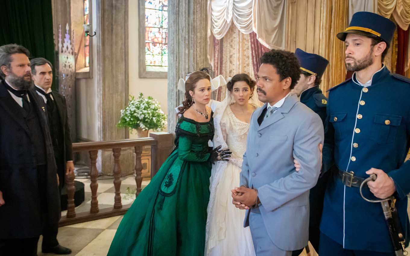 Nos Tempos do Imperador: Casamento de Pilar é marcado por polícia, vingança e confusão (Reprodução/Globo)