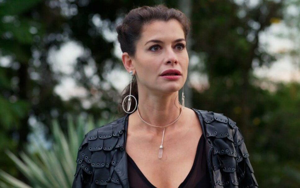 Alinne Moraes em Um Lugar Ao Sol (Foto: Reprodução)