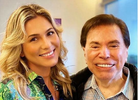 Lívia Andrade encontra Silvio Santos no salão do Jassa (Foto: Reprodução/Instagram)